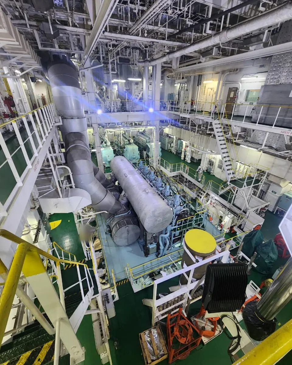 Sala de máquinas de un buque vista desde arriba